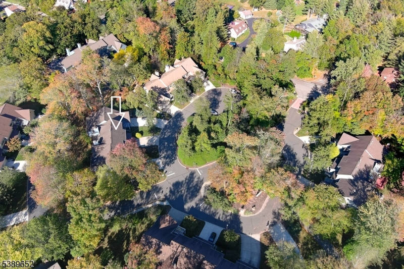 2 Waterford Ct