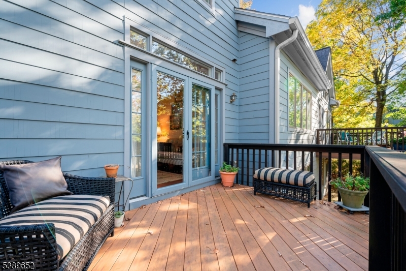 2 Waterford Ct