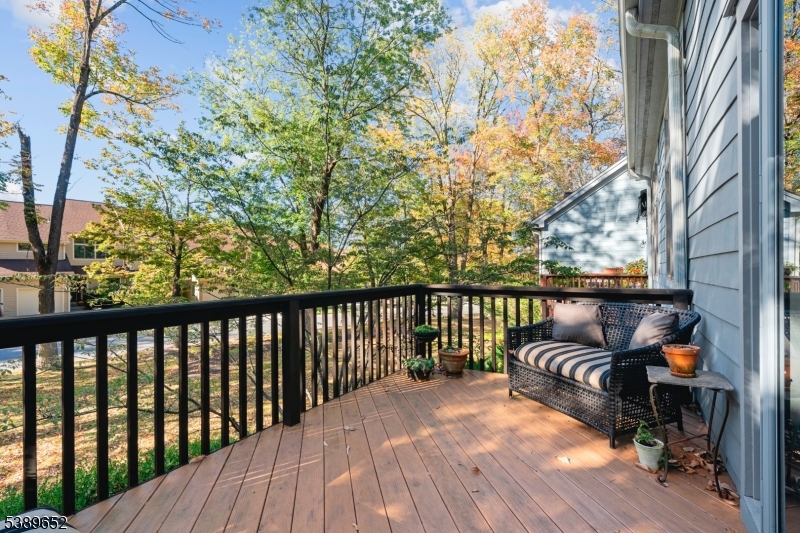 2 Waterford Ct