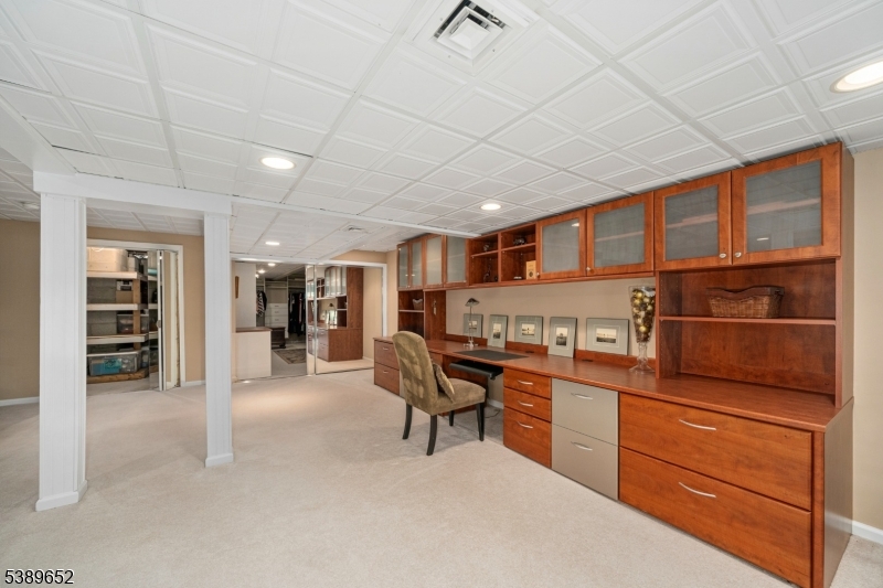 2 Waterford Ct