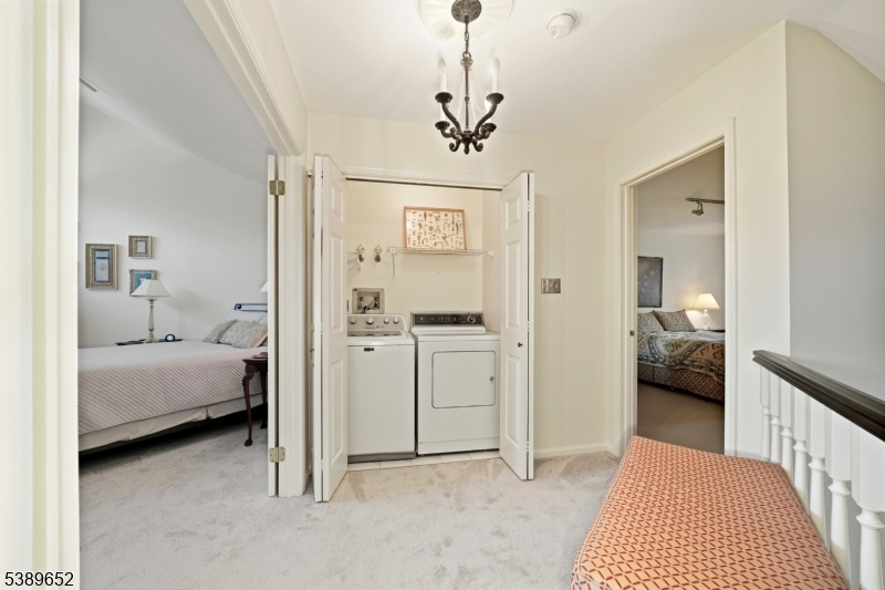 2 Waterford Ct