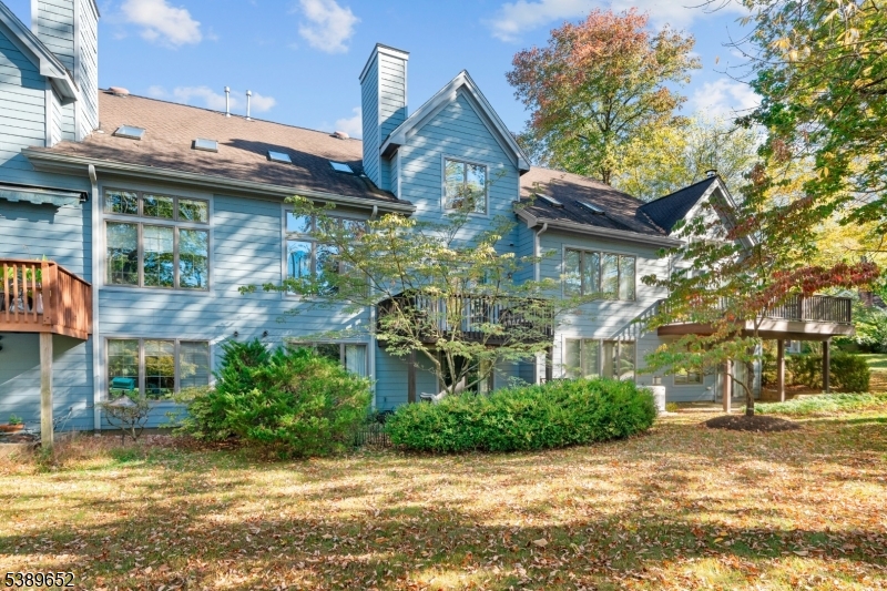 2 Waterford Ct
