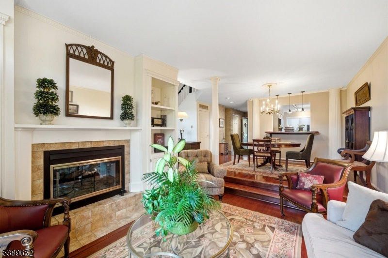 2 Waterford Ct