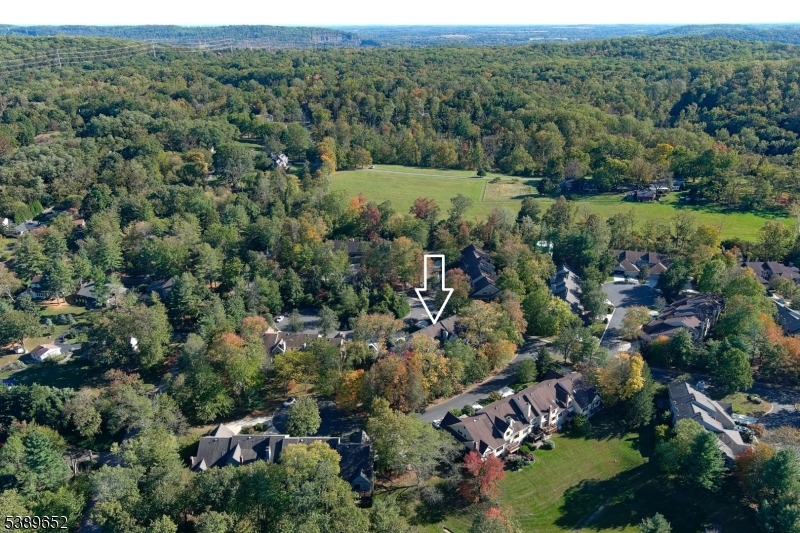 2 Waterford Ct