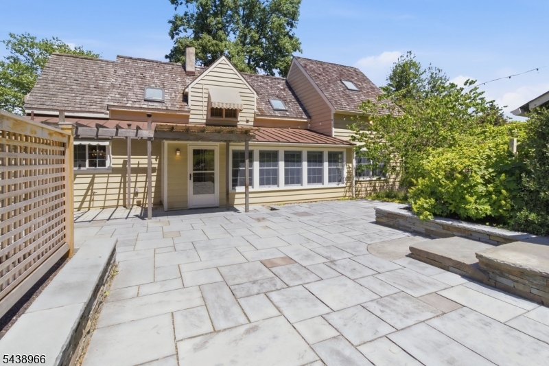 57 Lincoln Ave