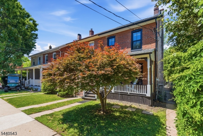273 N Main St