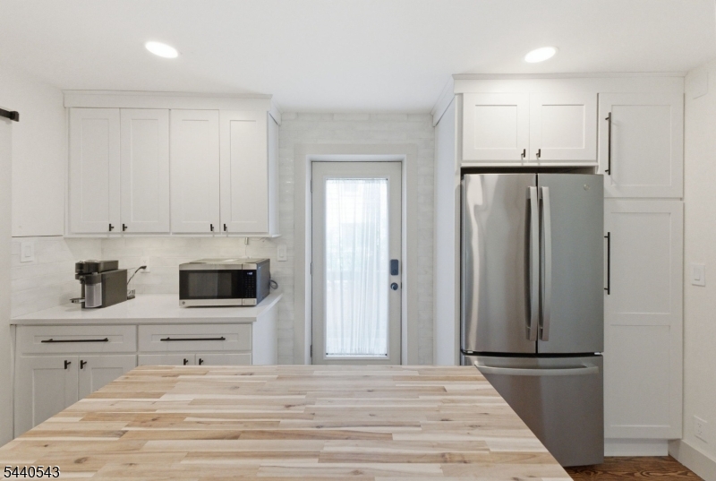 273 N Main St