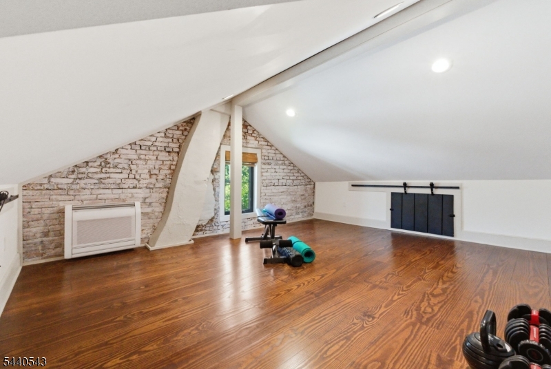 273 N Main St