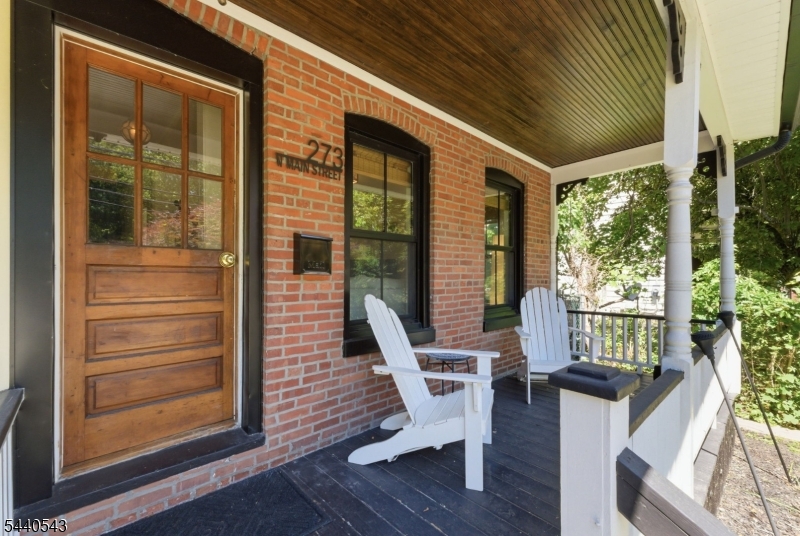273 N Main St