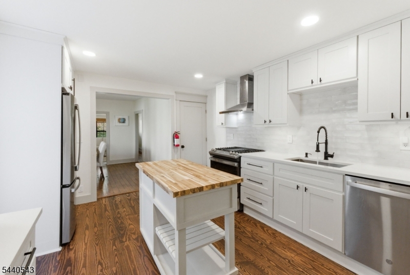 273 N Main St