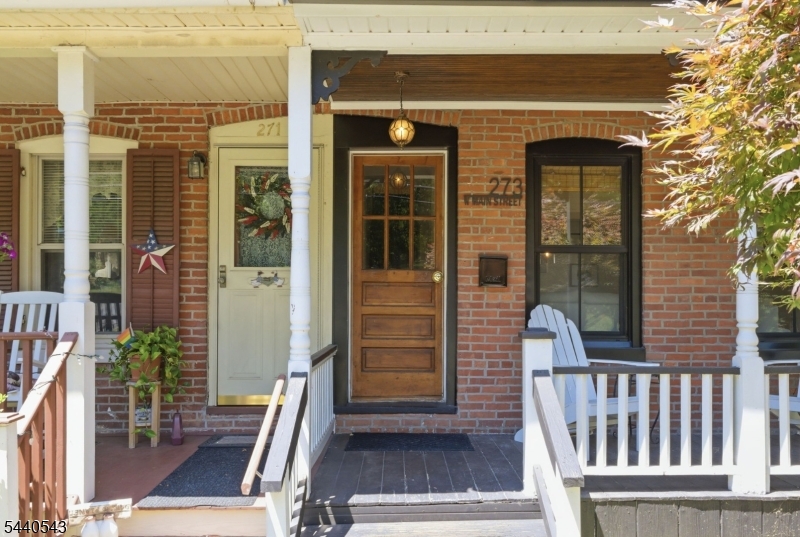 273 N Main St