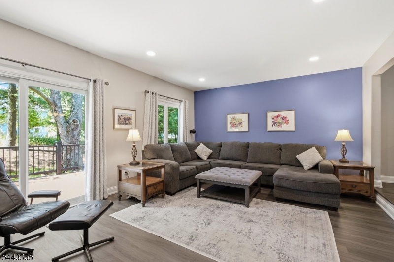 81 Canterberry Cir