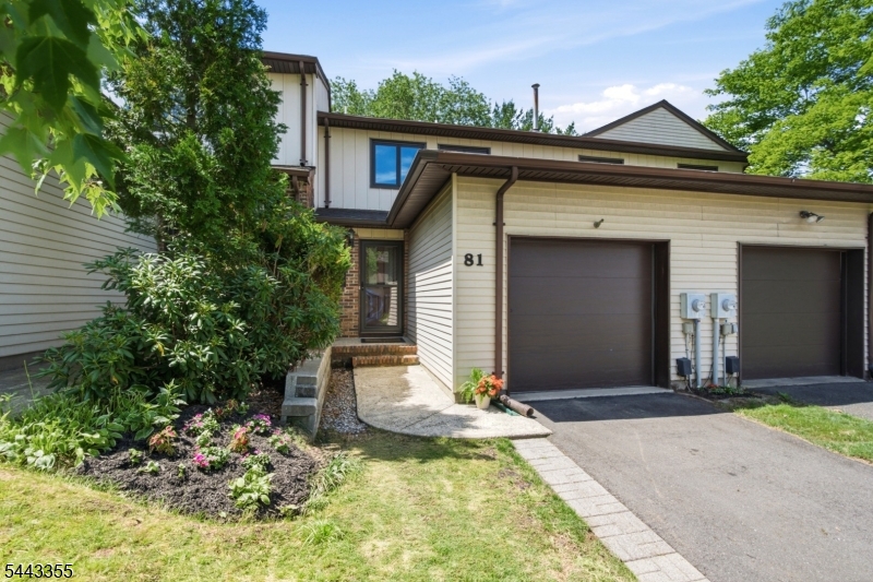 81 Canterberry Cir