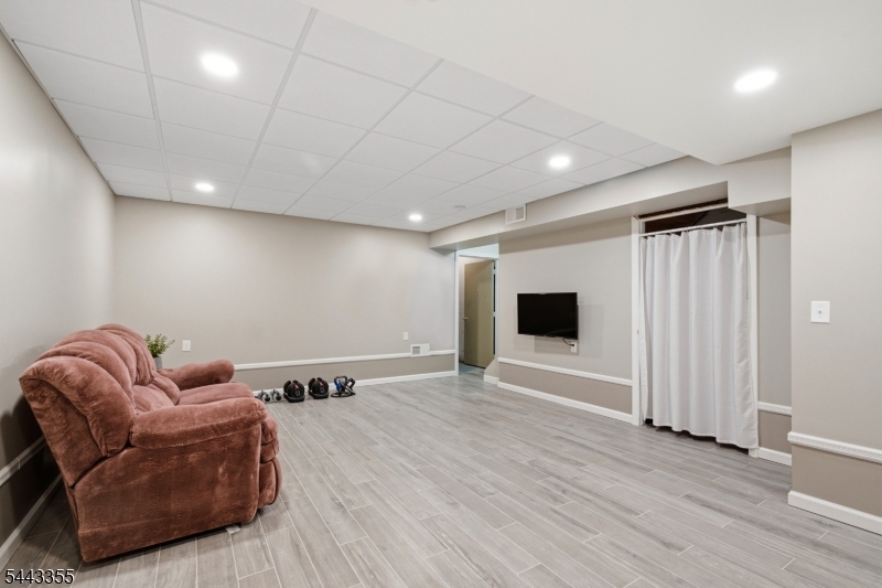 81 Canterberry Cir