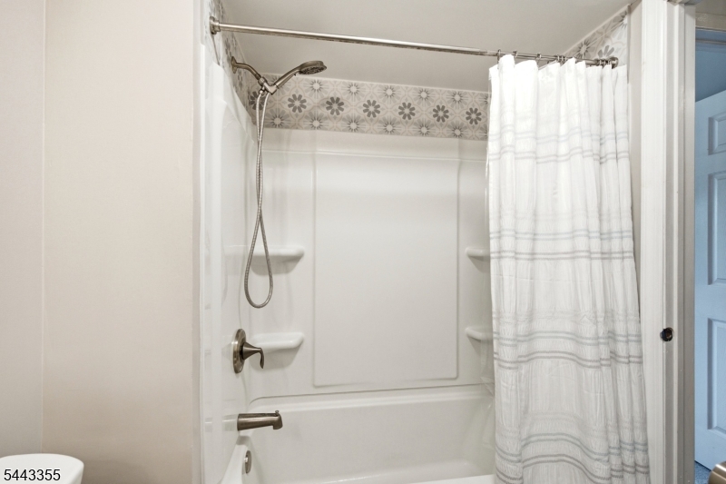 81 Canterberry Cir