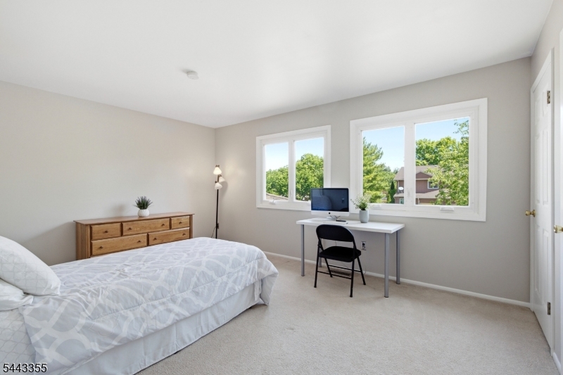 81 Canterberry Cir