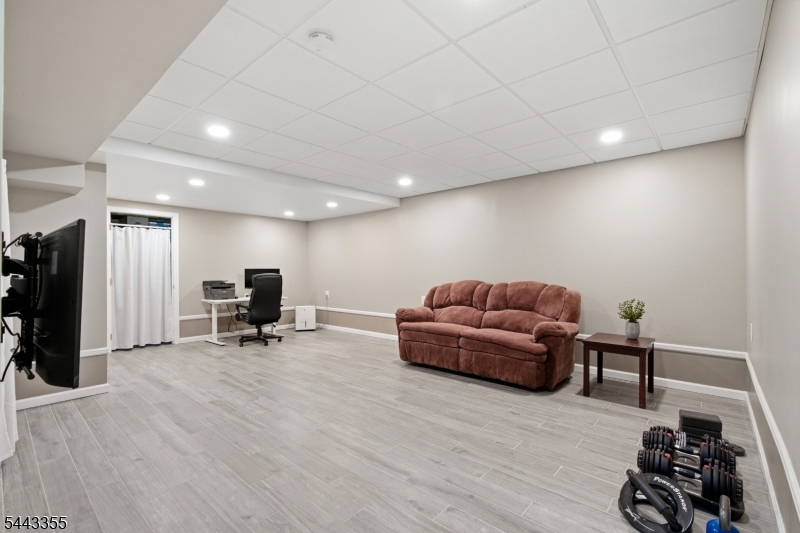 81 Canterberry Cir