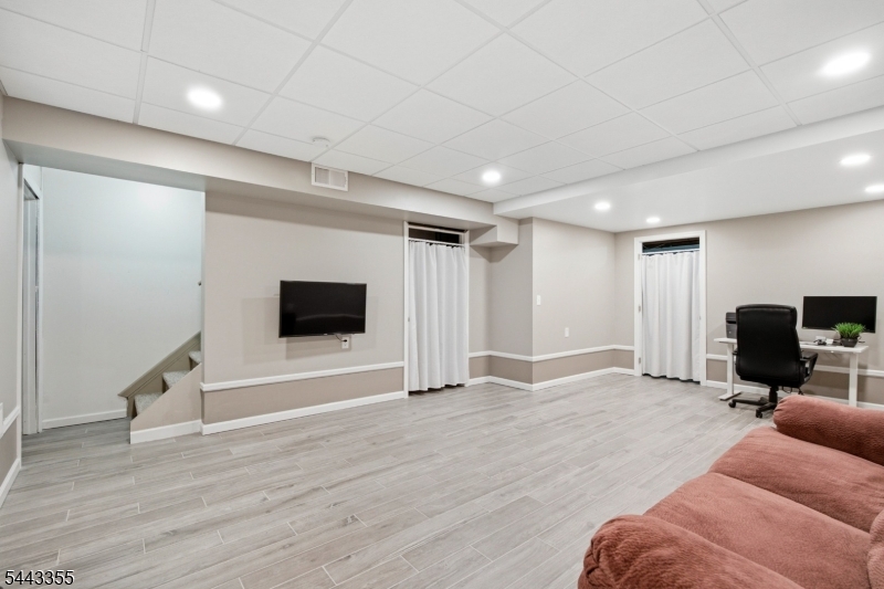 81 Canterberry Cir
