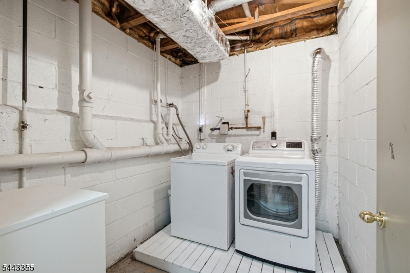 81 Canterberry Cir
