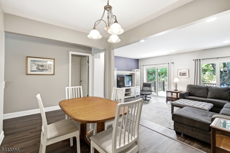 81 Canterberry Cir