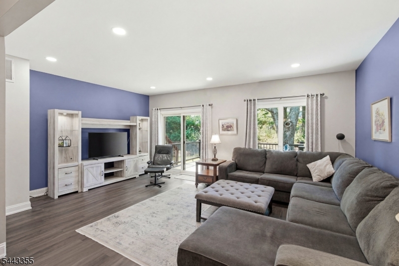 81 Canterberry Cir