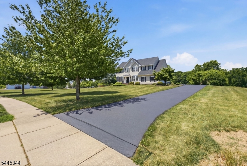 28 Music Mountain Blvd