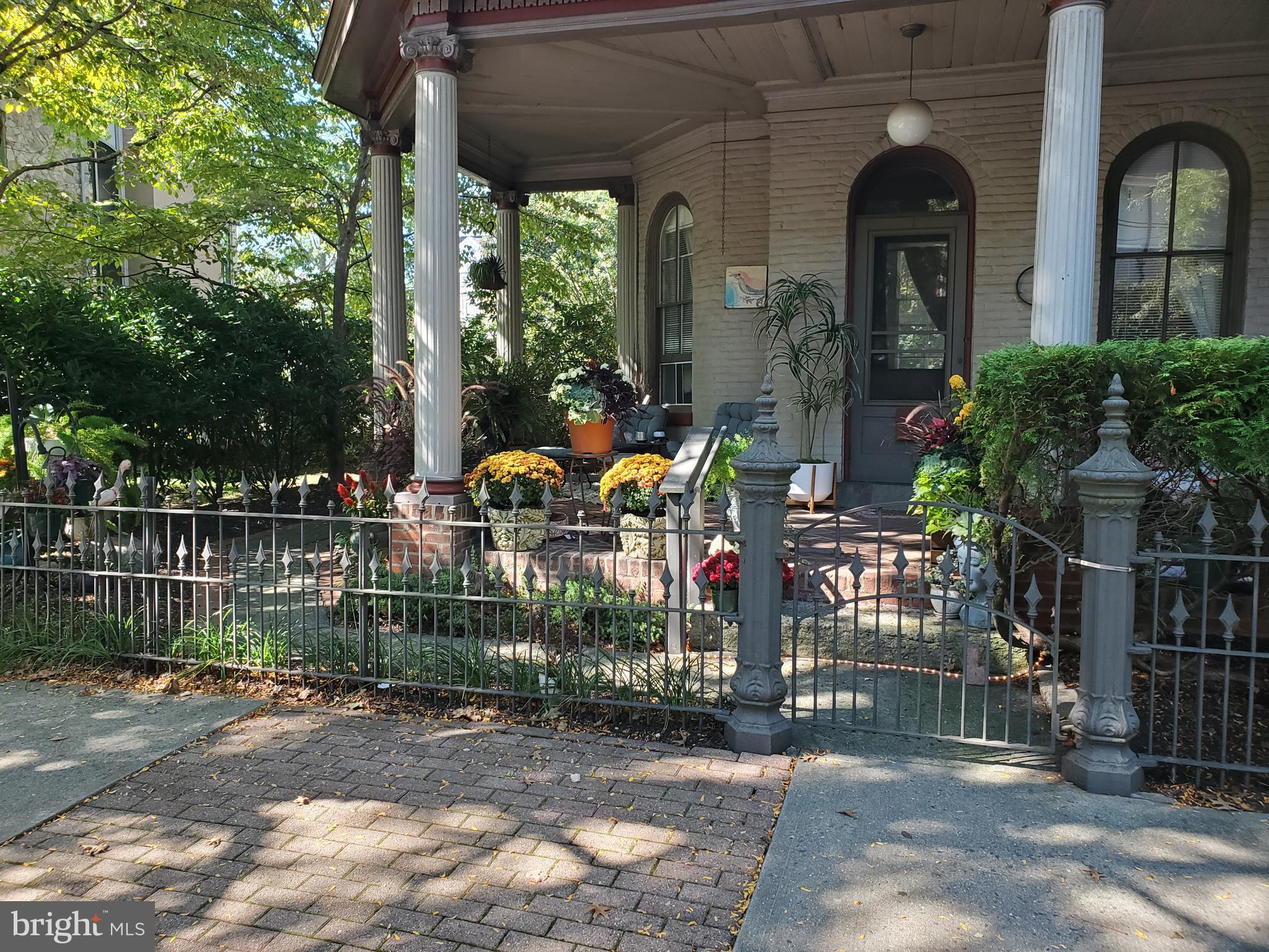 28 YORK ST #1B