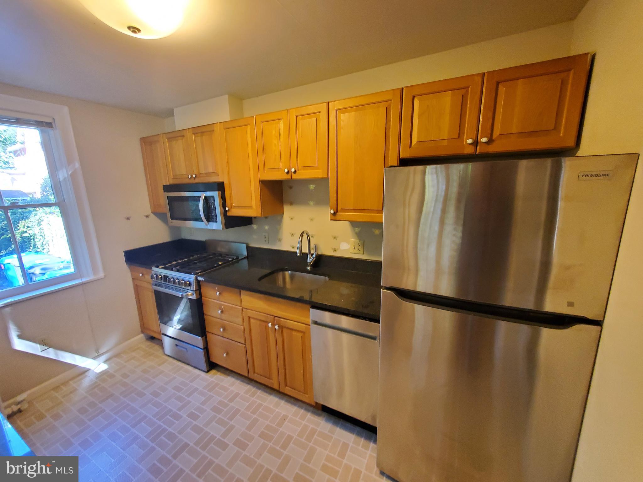 28 YORK ST #1B