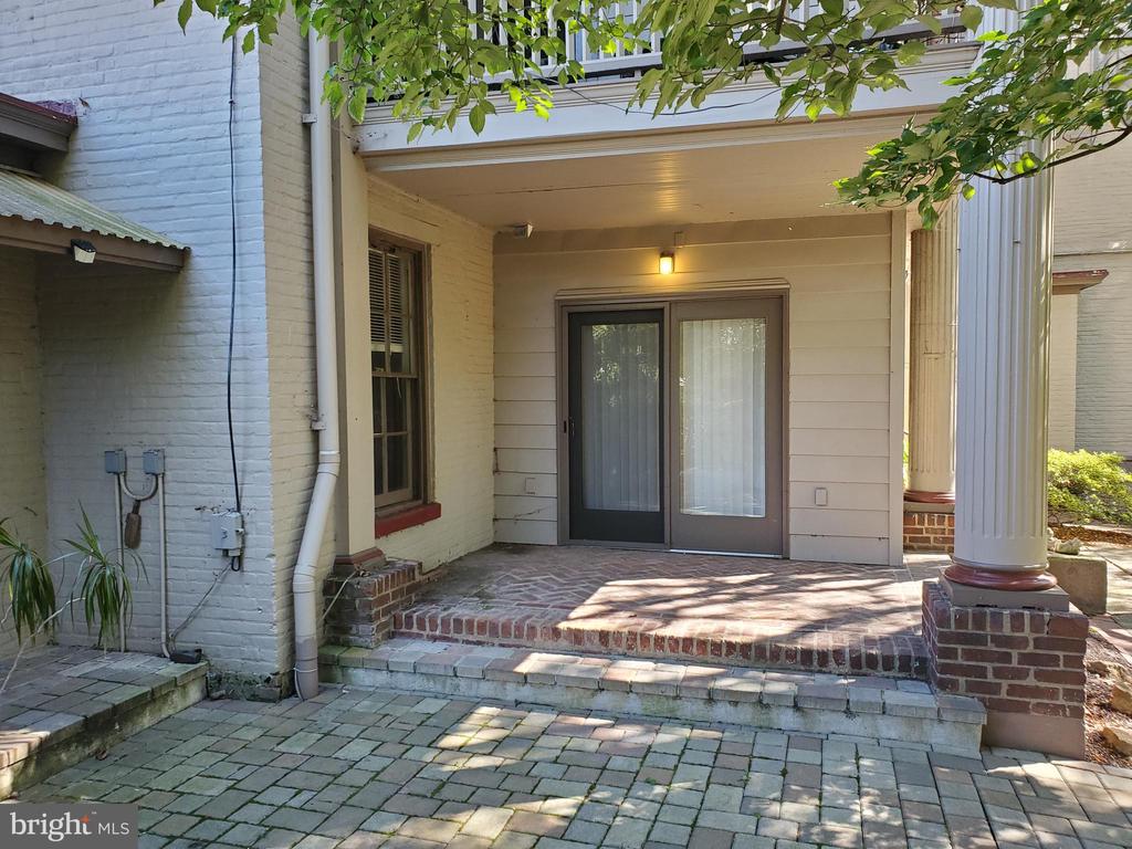 28 YORK ST #1B