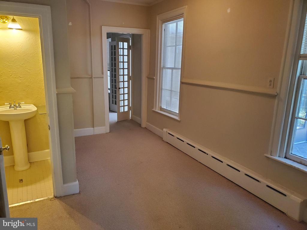 28 YORK ST #1B
