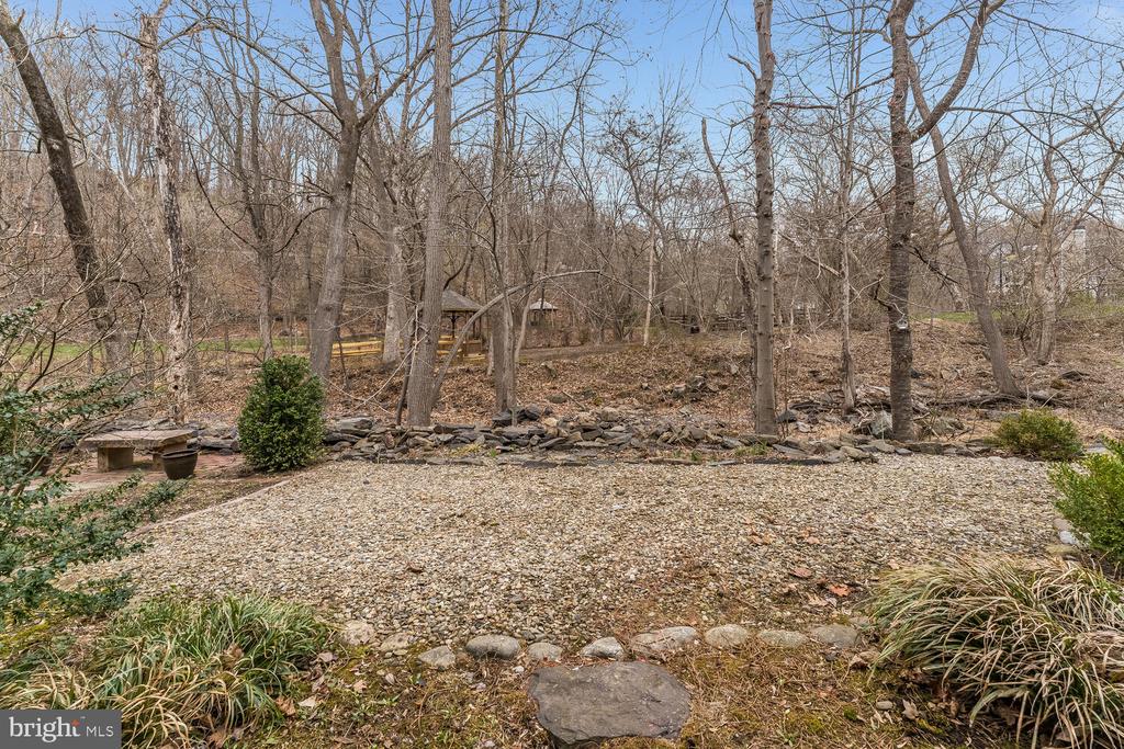 10 ROCK CREEK WOODS