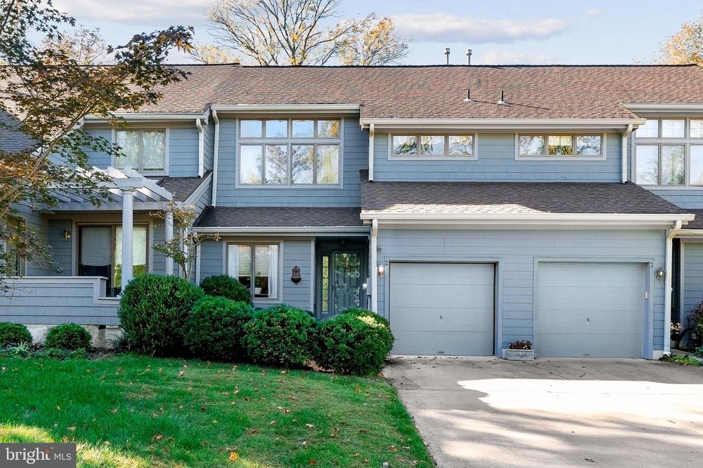 2 WATERFORD COURT