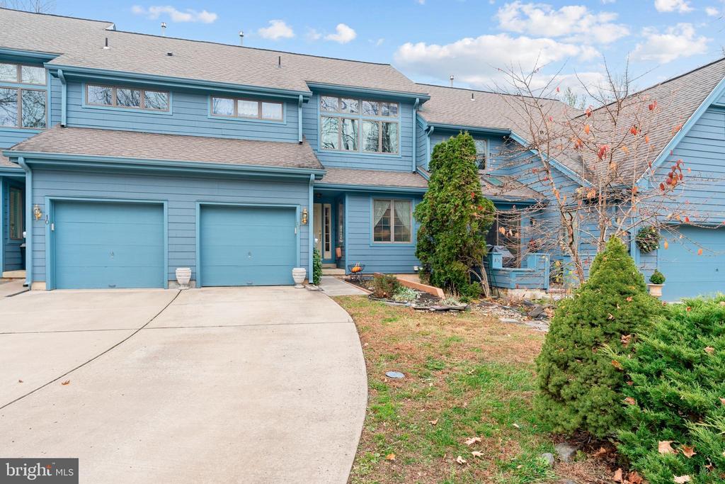 11 STURBRIDGE COURT
