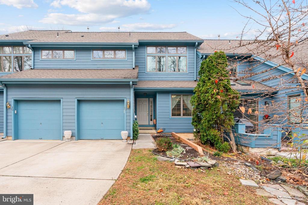 11 STURBRIDGE COURT