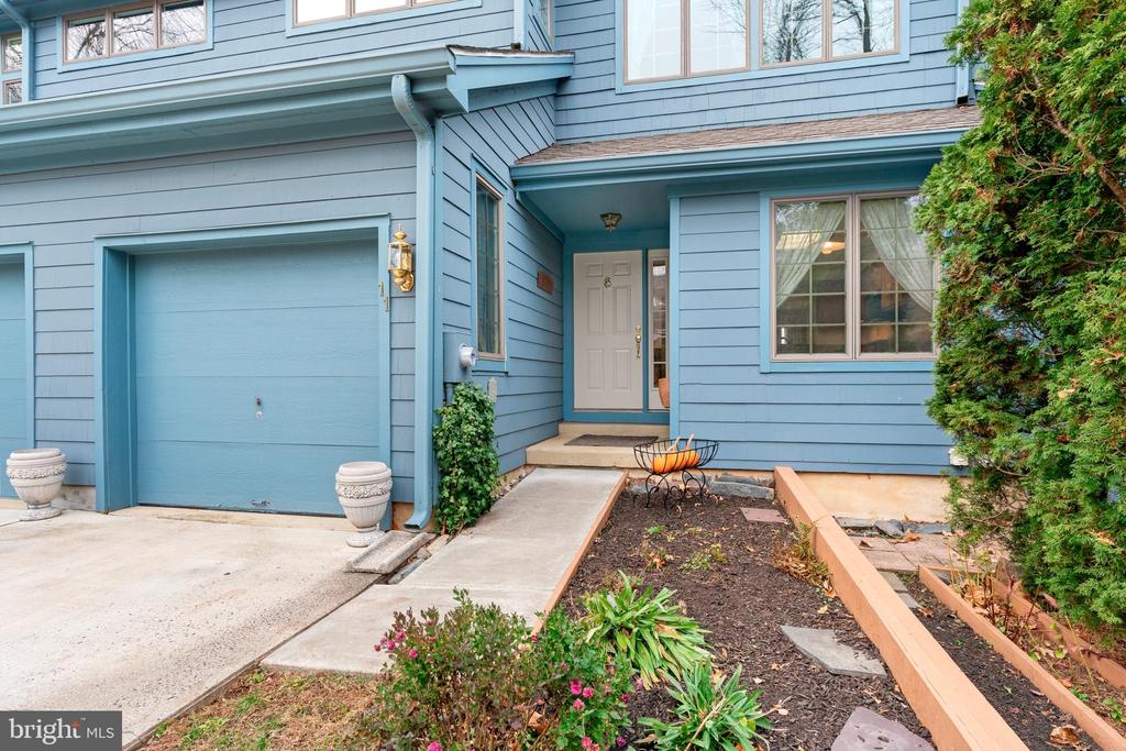 11 STURBRIDGE COURT