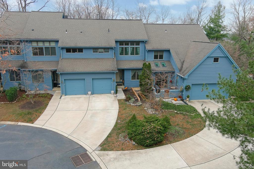 11 STURBRIDGE COURT