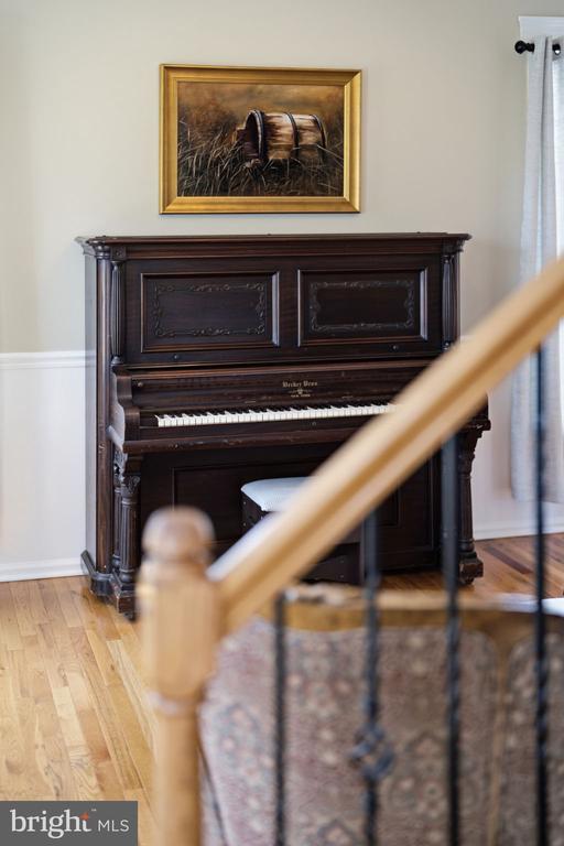 28 MUSIC MOUNTAIN BOULEVARD