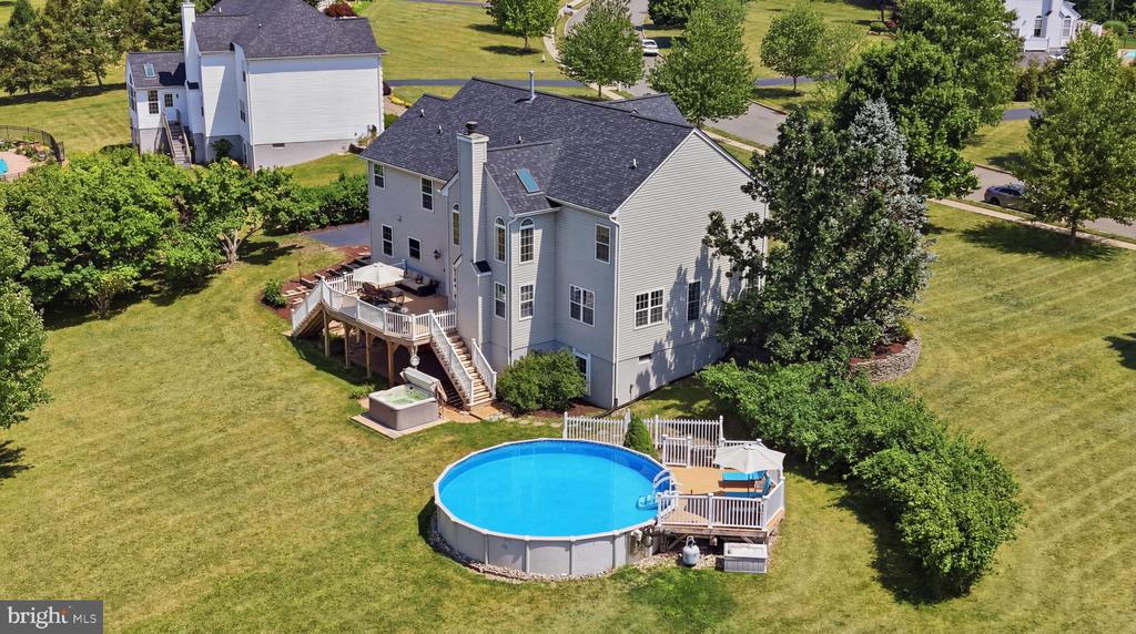 28 MUSIC MOUNTAIN BOULEVARD