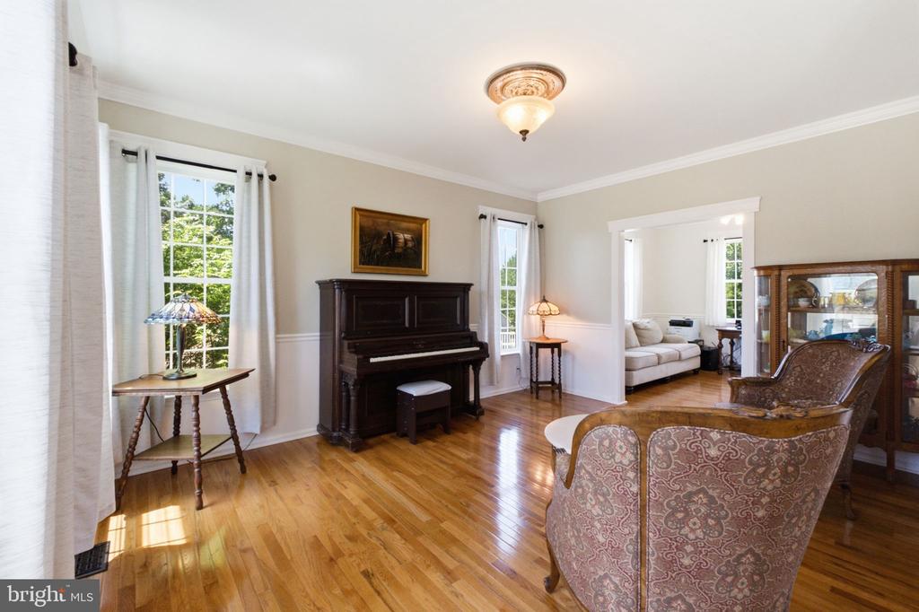 28 MUSIC MOUNTAIN BOULEVARD