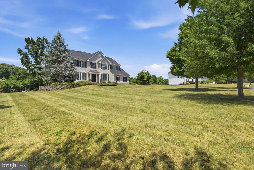 28 MUSIC MOUNTAIN BOULEVARD