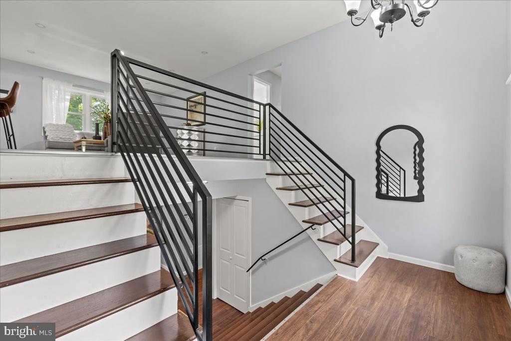 4 Huron Way