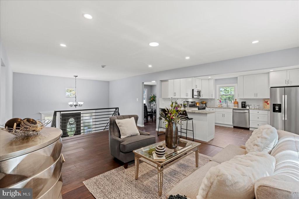 4 Huron Way