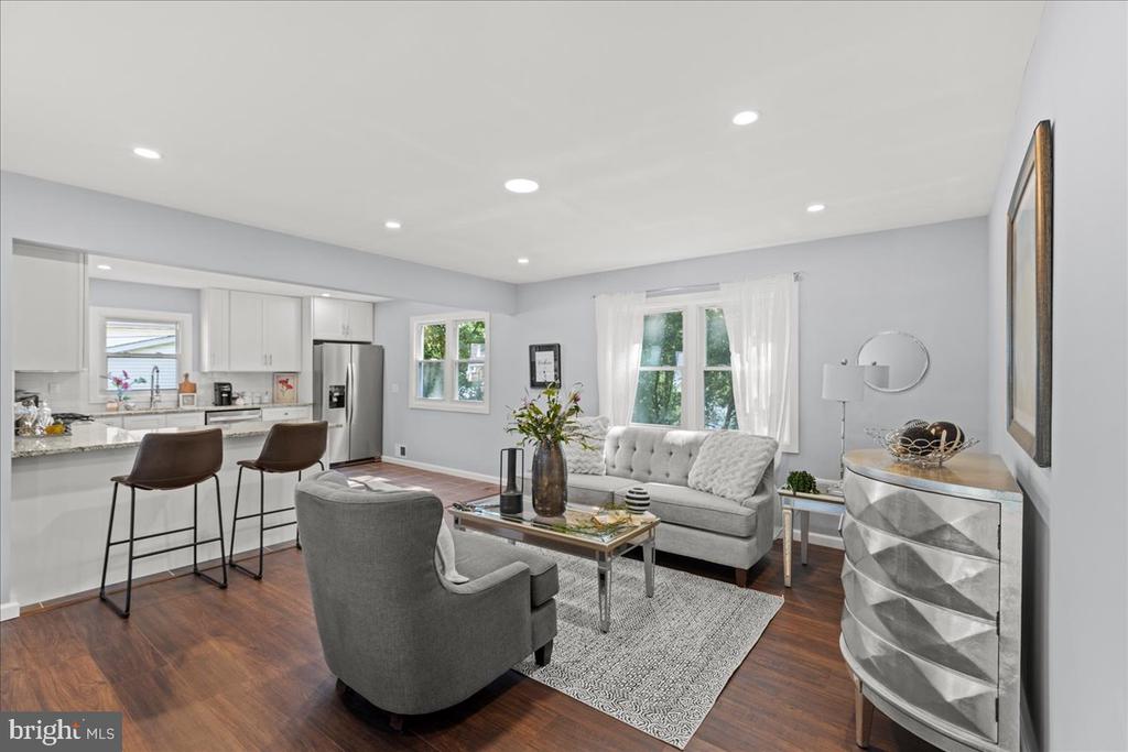 4 Huron Way