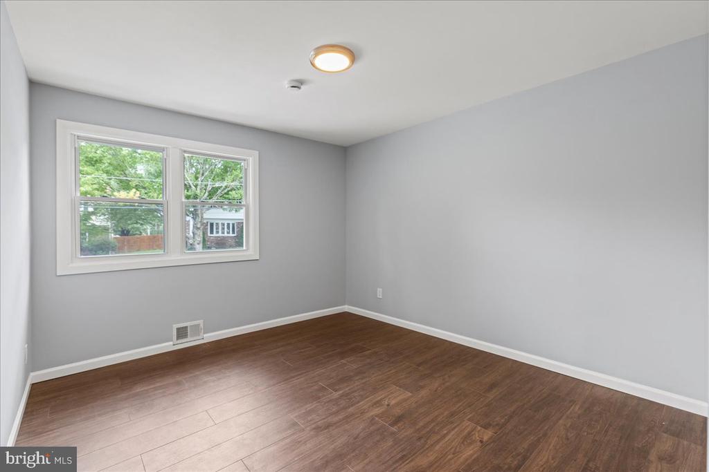4 Huron Way