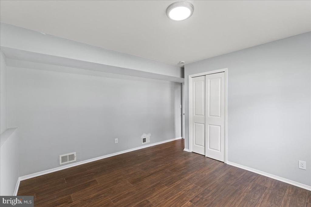 4 Huron Way