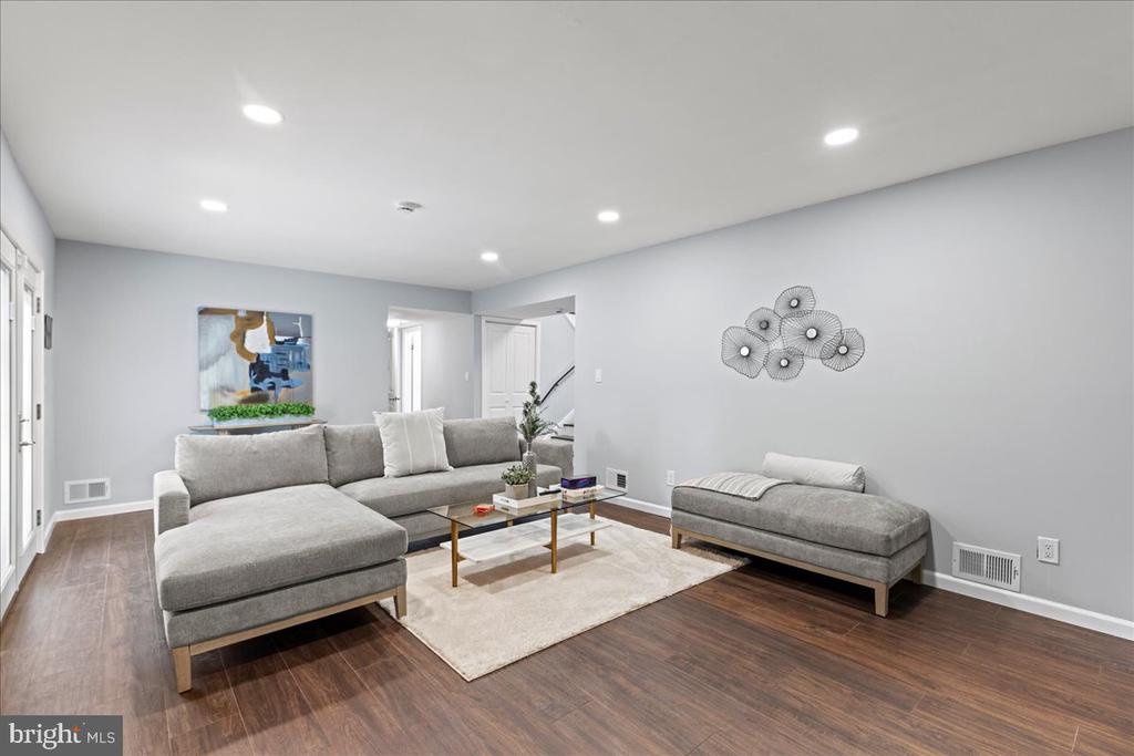 4 Huron Way