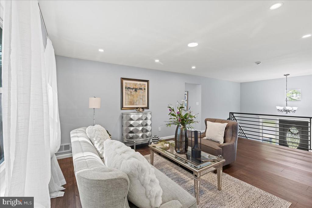 4 Huron Way