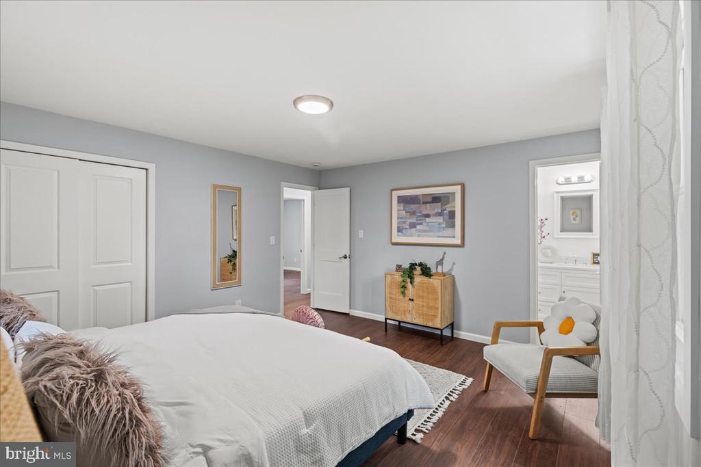 4 Huron Way