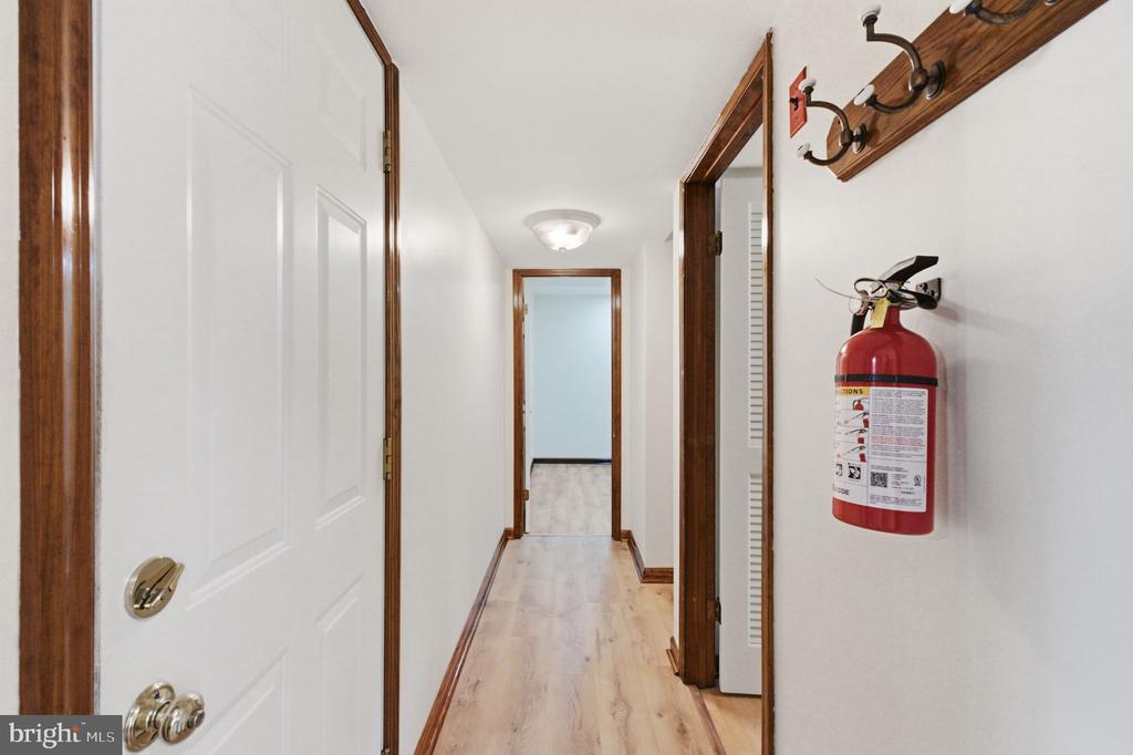 15 WAYNE WAY