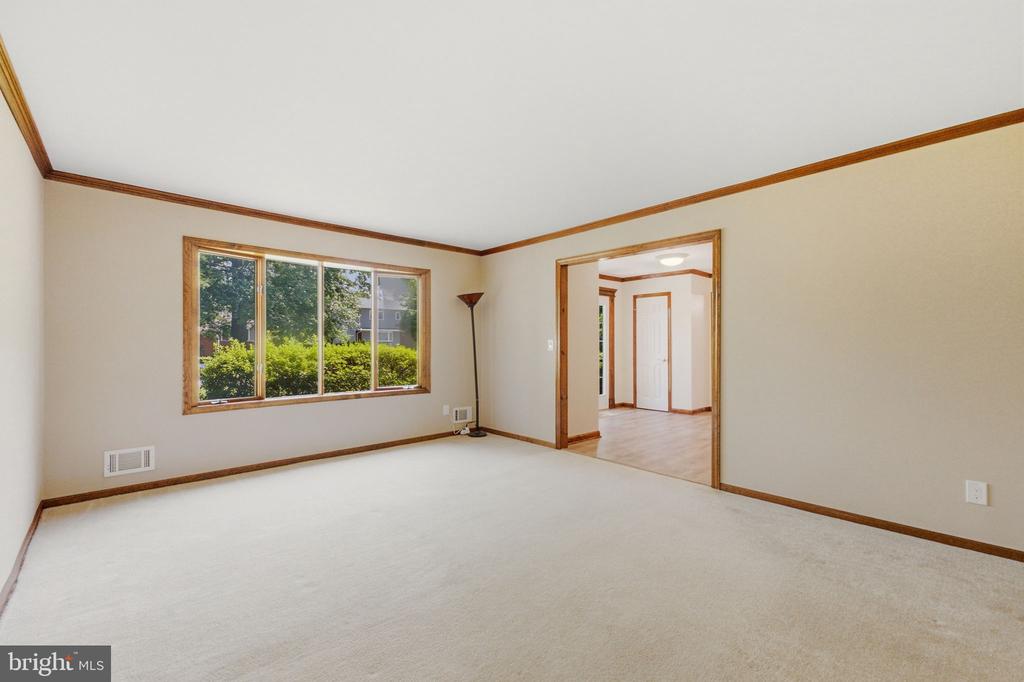 15 WAYNE WAY